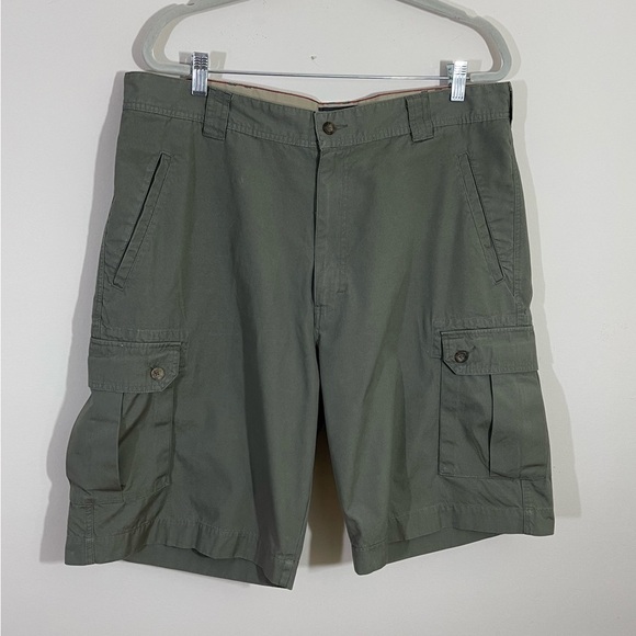 Woolrich sz 38 mens cargo shorts olive nearly new - Picture 1 of 13